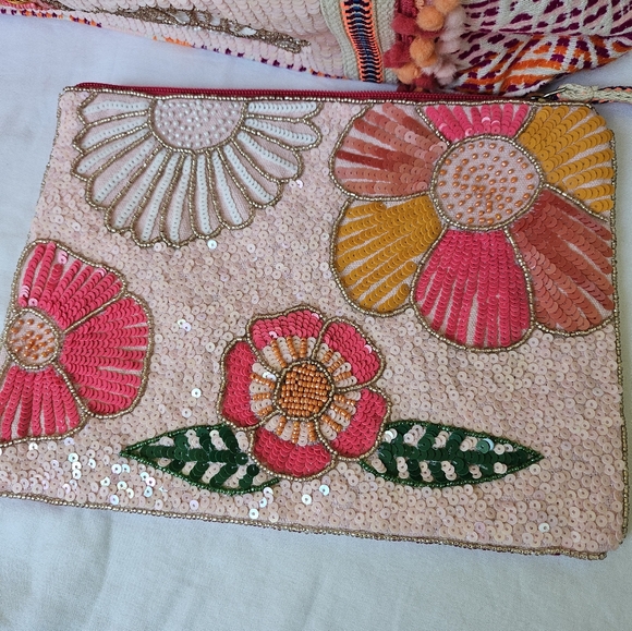 America & Beyond Tote Bag Bundle - Picture 7 of 10